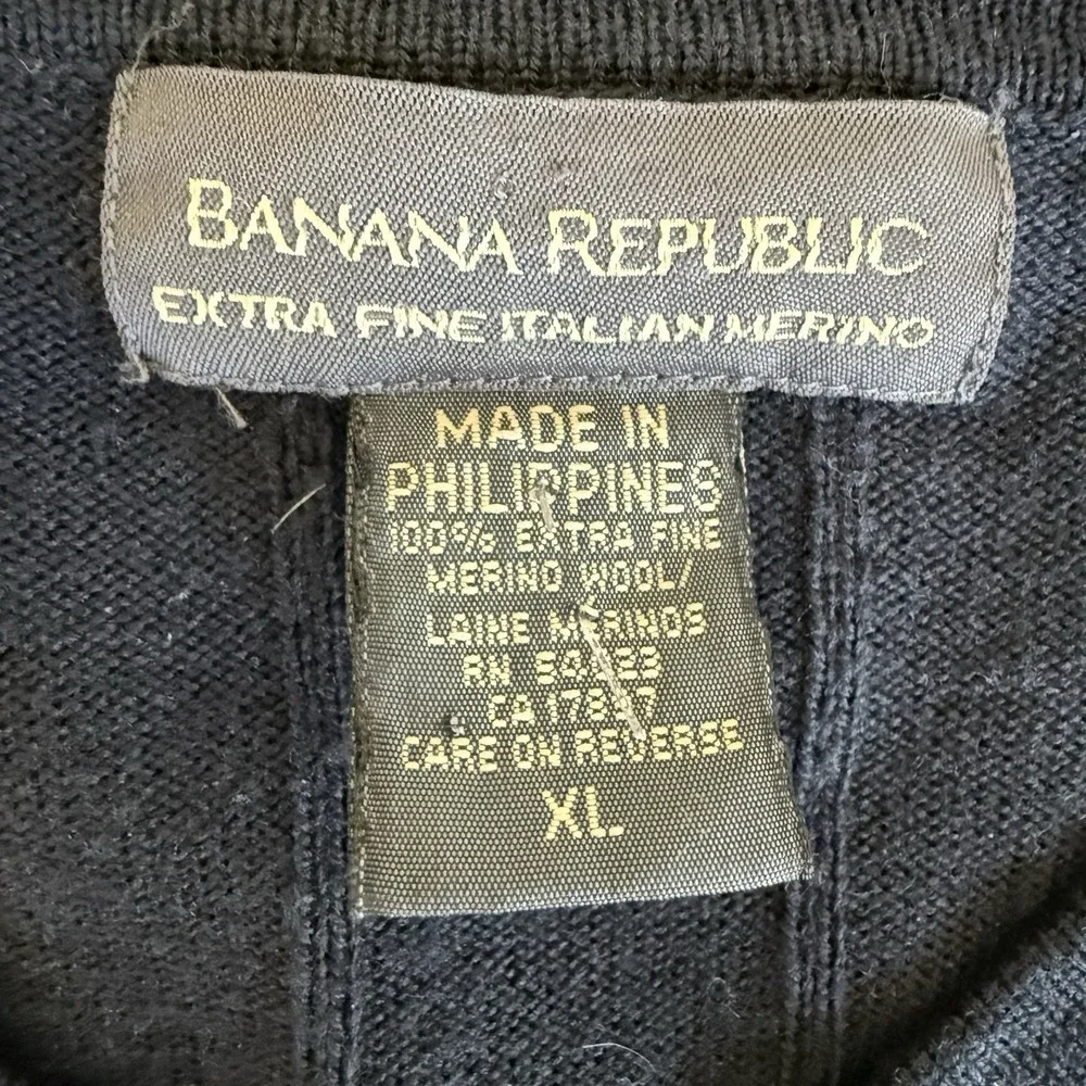 Banana Republic Men's XL Black Italian Merino Wool V-Neck Long‎ Sleeve Sweater
